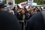 Crime, Chicago, chicago citizens stand united against trump following his first visit, Skyscraper