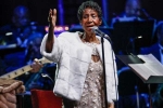 gravely ill, how old is Aretha Franklin, aretha franklin gravely ill with cancer reports, Elton john