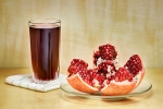 Pomegranate Juice during pregnancy, pregnancy, pomegranate juice helps in unborn babies brain development, Pomegranate juice