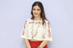 Priyanka Jawalkar, Akhil Akkineni latest updates, taxiwaala girl to romance akhil, Priyanka jawalkar