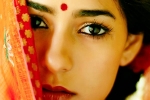 how to wear a bindi, bindi significance, reasons why wearing a bindi is good for health, Bhindi