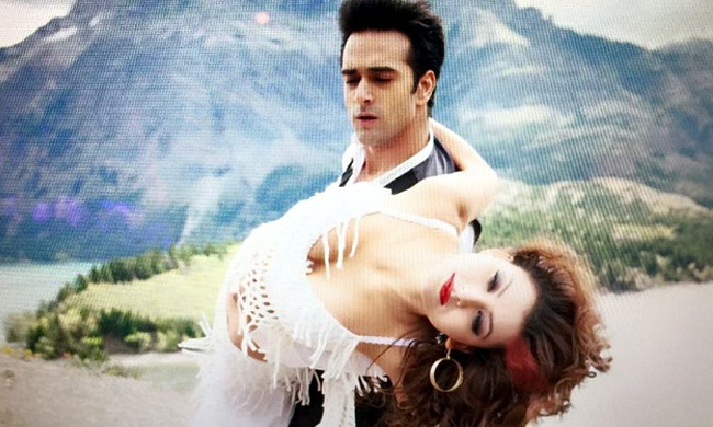 /media/k2/galleries/50395/Sanam-Re-Movie-Stills-06