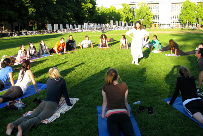 /media/k2/galleries/59093/new-year-with-Yoga-G3