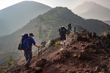 77 Indian Hikers on Their Way to World&rsquo;s Highest Mt Everest Peak