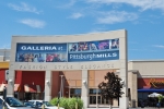 Mall sold for $100 in Pennsylvania, The Galleria at Pittsburgh Mills Mall sold for $100, entire mall sold in pennsylvania for 100, D6 gas price Mall sold for $100 in Pennsylvania, The Galleria at Pittsburgh Mills Mall sold for $100, entire mall sold in pennsylvania for 100, D6 gas price